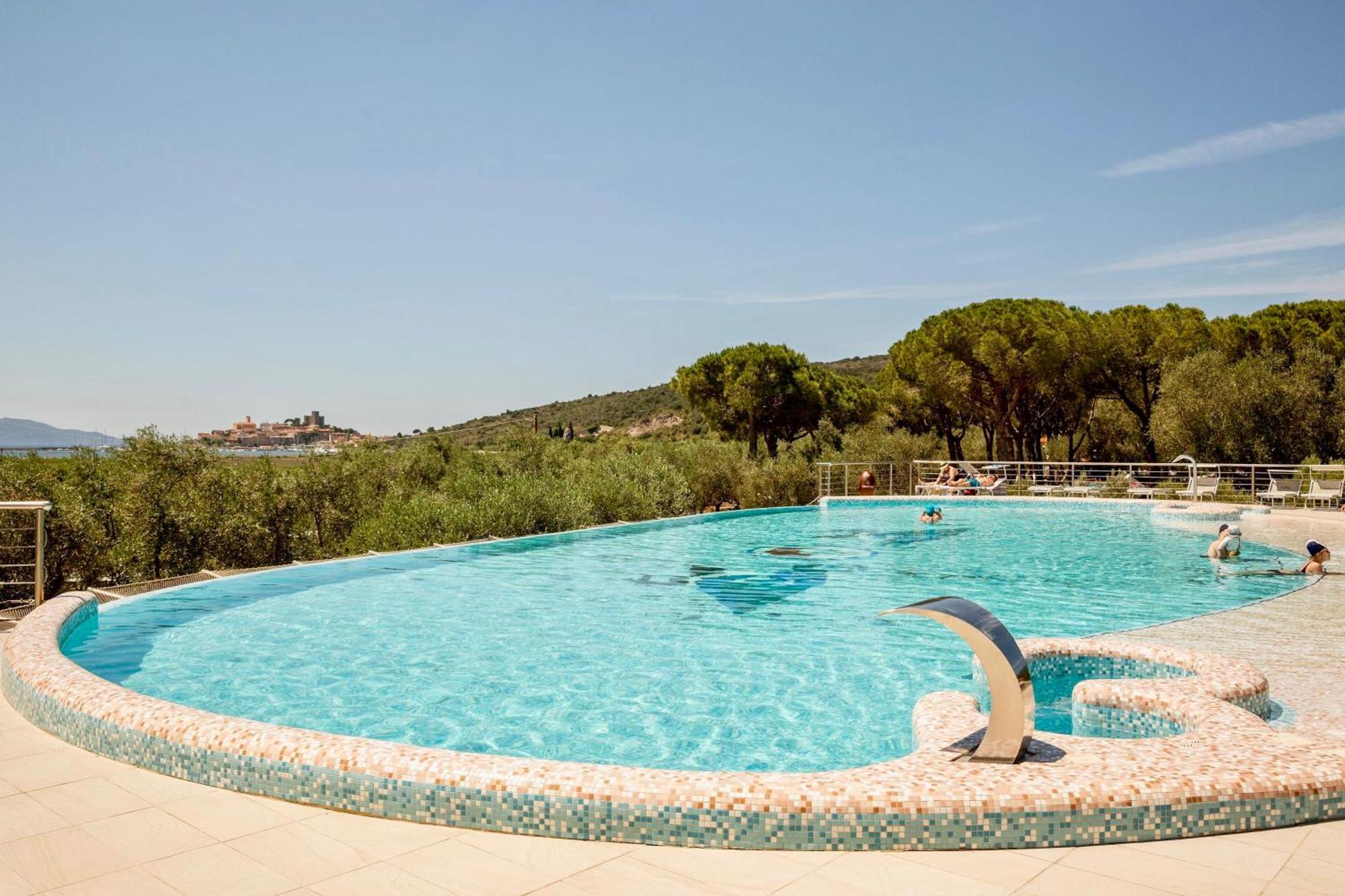 Isa - Residence With Pool And Private Beach In Talamone Just 500 Mt From The Beach エクステリア 写真